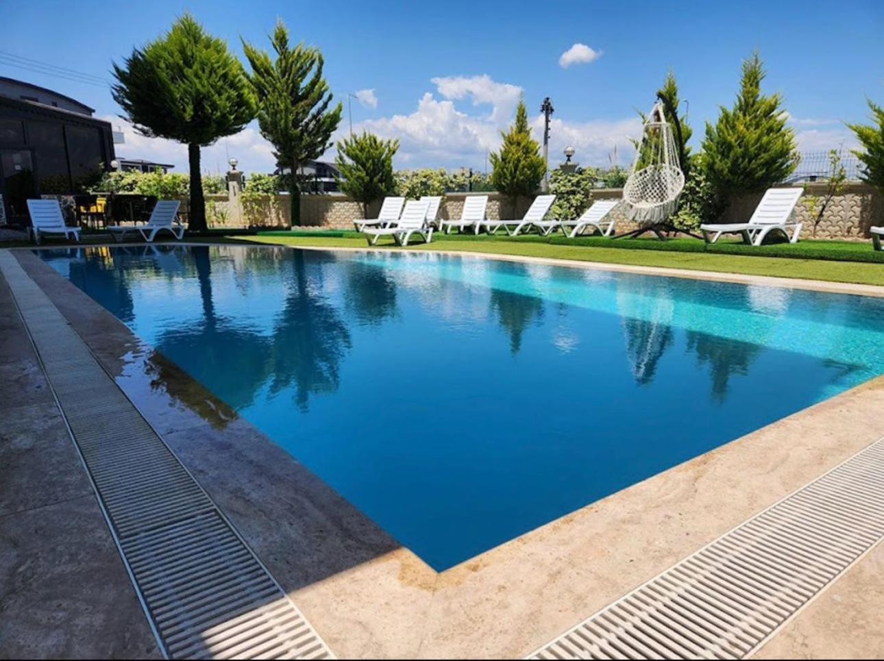 Gardenya Lara Suit Hotel Анталія Екстер'єр фото